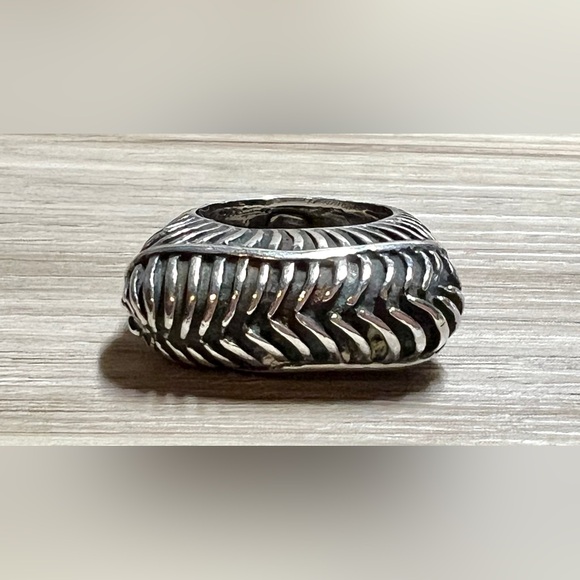 Vintage Designer Dian Malouf Sterling Silver Ribbed Tall Dome Ring, Size 5.5 - Picture 3 of 12